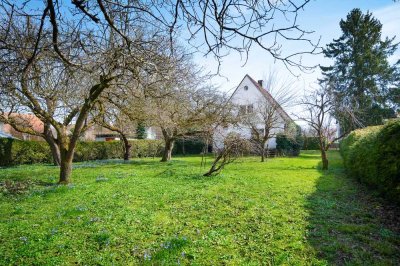 Charmantes Einfamilienhaus auf herrlichem West-Grundstück, auch Neubebauung nach §34 BauGB möglich