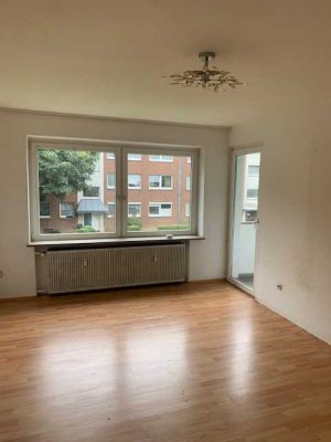 Krefeld-Dieselstraße - gemütliche 4 Zimmer-Wohnung im 1. OG mit Balkon