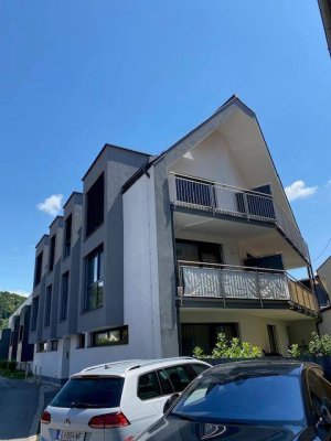 Moderne 1-Zimmer Dachgeschosswohnung mit Balkon Nahe JKU