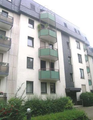 Schöne Erdgeschoss Eigentumswohnung mit Kellerraum in bester Lage in 40789 Monheim-Baumberg