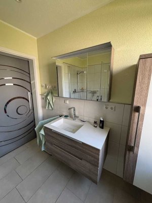 Freundliche 4-Zimmer-Wohnung mit Balkon und EBK in Bovenden-Lenglern