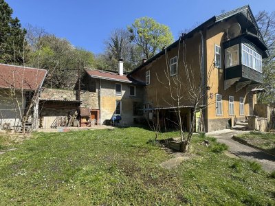 Einzigartige Villa in idyllischer Lage! Sanierungsbedürftig! VB