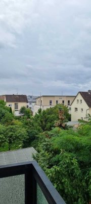 Grundsanierte und sonnige 3 Zimmer DG Wohnung in Dudenhofen