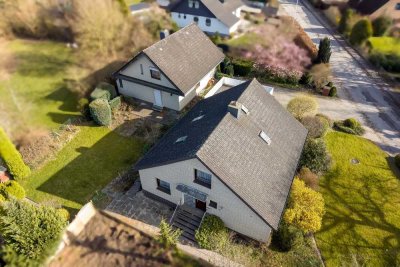 2 große Einfamilienhäuser in ruhiger Lage