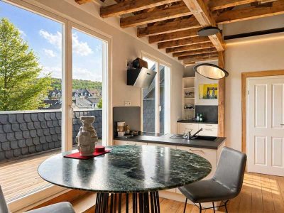 Möbliertes Designer Penthouse mit Sauna, Aufzug und Loggia