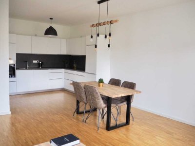Tolle 3 Zimmer - Wohnung mit 2 Balkonen, Parkett, EBK, Bad & Gäste WC