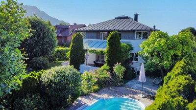 Wohnen, Arbeiten, Vermieten – Architektenvilla mit Pool nahe Salzburg