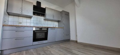 MB Immobilien / Dachgeschoss-Masionette-Wohnung mit neuer EBK