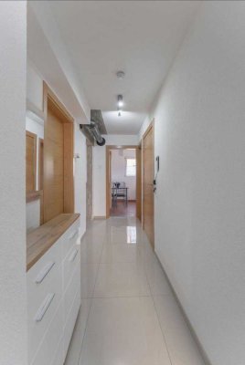 Helle schöne 3-Zimmer Wohnung mit Balkon (Gartenblick) und Parkplatz in Göppingen/Faurndau