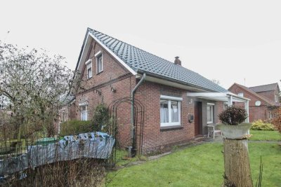 Aus Alt mach Neu- Zweifamilienhaus mit Sanierungsbedarf in Schortens!