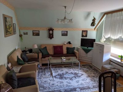 Freundliche 2-Zimmer-DG-Wohnung mit Balkon und EBK in Hatten-Sandkrug