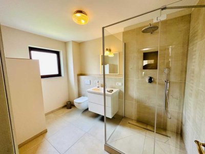 Top 3 Zimmer Wohnung mit 2 Balkonen in Ginnheim möbliert zu vermieten