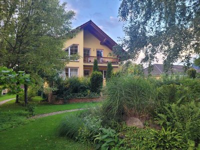 Sonnige 2-Zimmer Dachgeschosswohnung mit Balkon, Garten und Garage in Wandlitz OT Basdorf