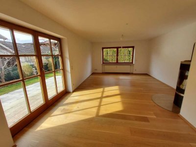 3 Zi.  EG- Whg. mit eingewachsenem Garten und Hobbyraum