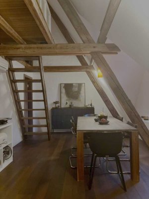 Möbelierte Altbau Maisonette Wohnung auf 3 Etagen am Augsburger Dom