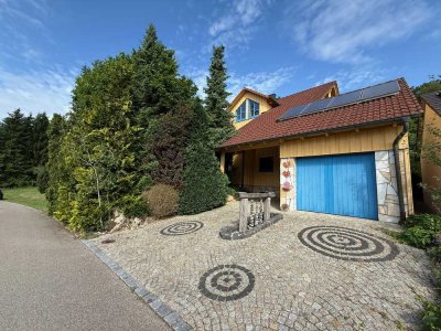 Traumhaftes Landhaus mit Garage & Carport in Randlage