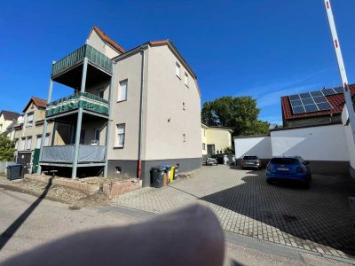 +++Helle und Moderne Dachgeschosswohnung direkt an der Weißen Elster+++
