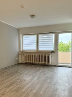 **Charmante 1-Zimmer-Wohnung mit Balkon in Augsburg**