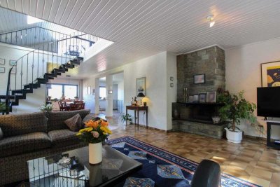 Ihr Rückzugsort am Waldrand – mit Garten, Spa, Garage & separatem Nebengebäude