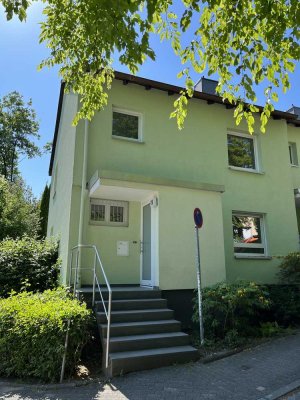 Großzügig modernisiertes Reihenendhaus in ruhiger Lage mit Garten + Balkon