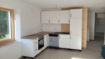 Sanierte 2,5-Zimmer-Wohnung mit Küche Im Erdgeschoss