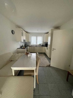 Familienfreundliche 4-Zimmer-Wohnung mit Balkon, Terrasse und Gäste-WC - sofort frei