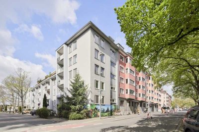 Lichtdurchflutete 4-Zimmer-Wohnung mit zwei Balkonen in Lindenthaler Toplage