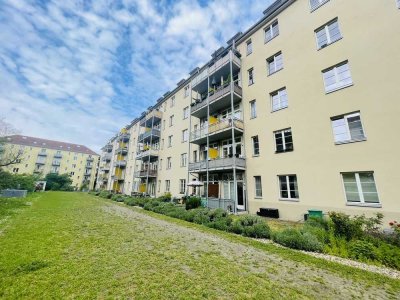 Großzügiges Wohnen mit Lift und Südbalkon direkt an den Elbwiesen