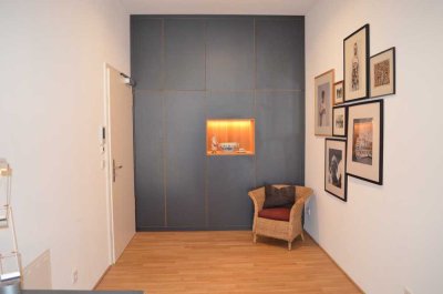 Loftartige 2-Zimmer Wohnung in historischer Villa