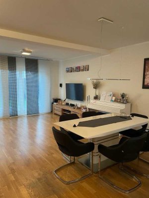 Geräumiges 4-Zimmer  + 1 , Haus in Offenbach am Main - Bieber