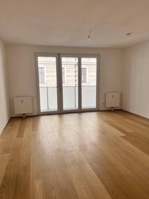 Sonnige 2-Zimmer Wohnung, mit Loggia!