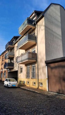Eigentumswohnung: 3-Zimmer mit Balkon (Anfragen bitte nur per E-Mail)