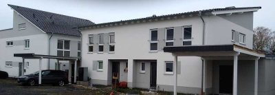 Massivbau EFH oder ZFH in  Randlage mit Glasfaser u. Wärmepumpe- nur noch 2 Häuser frei !