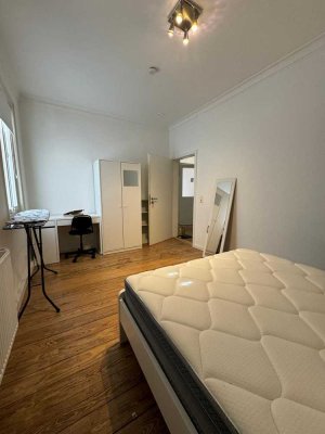 4 Zimmer Wohnung in saniertem Altbau mit wundervoller Dachterrasse!