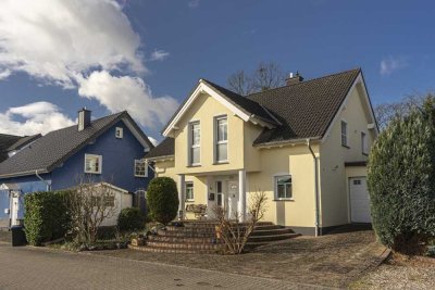 Architektenhaus im mediterranen Flair in einem bevorzugten Wohngebiet von Andernach mit Sommerpool