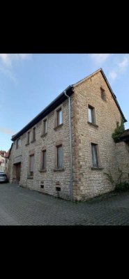 Geräumiges 7-Zimmer-Zweifamilienhaus mit Garten, Eppelsheim