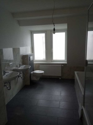 Exklusive 4-Zimmer-Wohnung mit gehobener Innenausstattung mit Einbauküche in Nürnberg