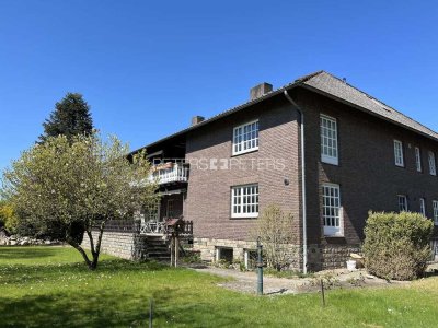 + Idyllische Lage + Viel Platz + Süd-Terrasse + 2 Eingangsbereiche +
