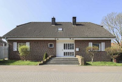 Leerstehendes Zweifamilienhaus in ruhiger Lage mit tollem Südgarten