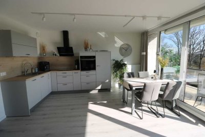 EINZIEHEN & WOHLFÜHLEN...helle 2-Zimmerwohnung in Bestlage