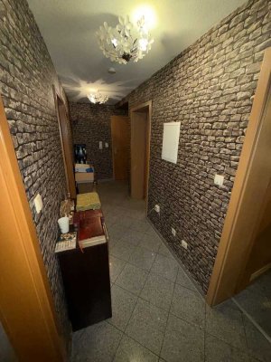 Großzügige 3-ZKB-Dachgeschosswohnung mit Wintergarten & Balkon in zentraler Lage von Ludwigshafen