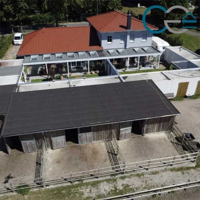 Traumanwesen deluxe: Zweifamilienhaus mit Ställen und Reitplatz! Ideal für Mehrgenerationen-Wohnen!