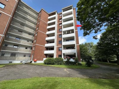 ZU VERMIETEN ! 3-Zimmer-Wohnung in zentraler und ruhiger Lage mit Balkon, Aufzug und Stellplatz