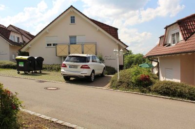 Tolle 2,5-Zi.-EG-Whg. mit Terrasse u. Kfz-Stellplatz - ideal für Singles