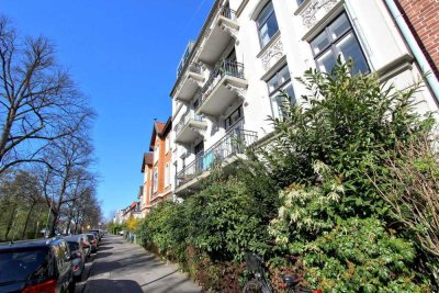 COMING SOON IN HH-EPPENDORF : 4-ZIMMER-ALTBAUWOHNUNG MIT 2 BALKONEN, VERMIETET!