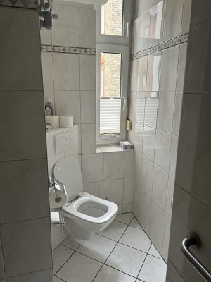 5-Zimmer Wohnung mit Balkon im 1. OG in Wiesbaden-Nordost