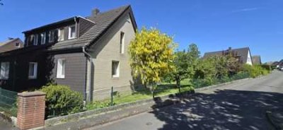 Wunderschönes großes Eckgrundstück mit großem Wohnhaus zu verkaufen