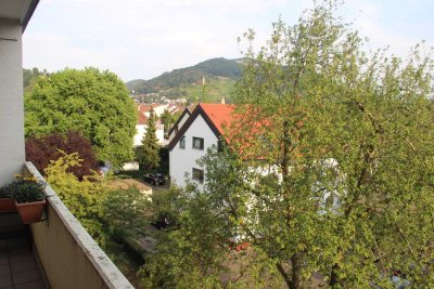 Helle 3,5 Zi Wohnung mit Südbalkon und Ausblick auf Schriesheim und die Rheinebene