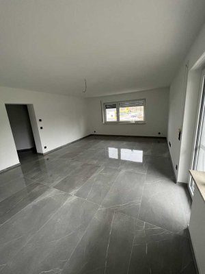 Exklusive 2,5-Raum-Terrassenwohnung mit gehobener Innenausstattung mit Balkon und EBK in Achstetten