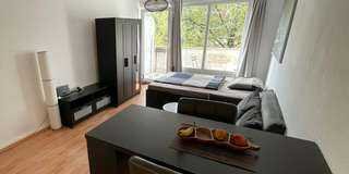 Helle 1-Zimmer-Wohnung mit Balkon und EBK für längerfristig zu vermieten